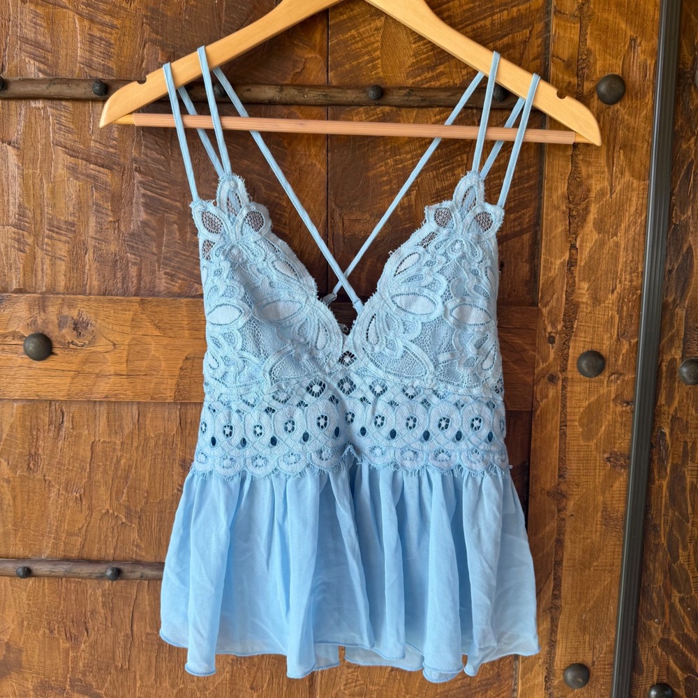 Love Tree Lace Cami Top Women Large Blue Boho Smocked Strappy Peplum Babydoll